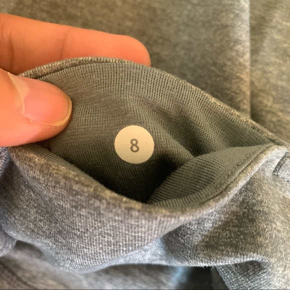 Lululemon (Crop pants) - Picture 3 of 3